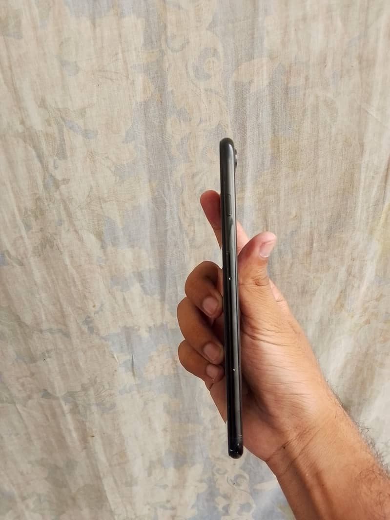 Apple iPhone 7 Plus 2