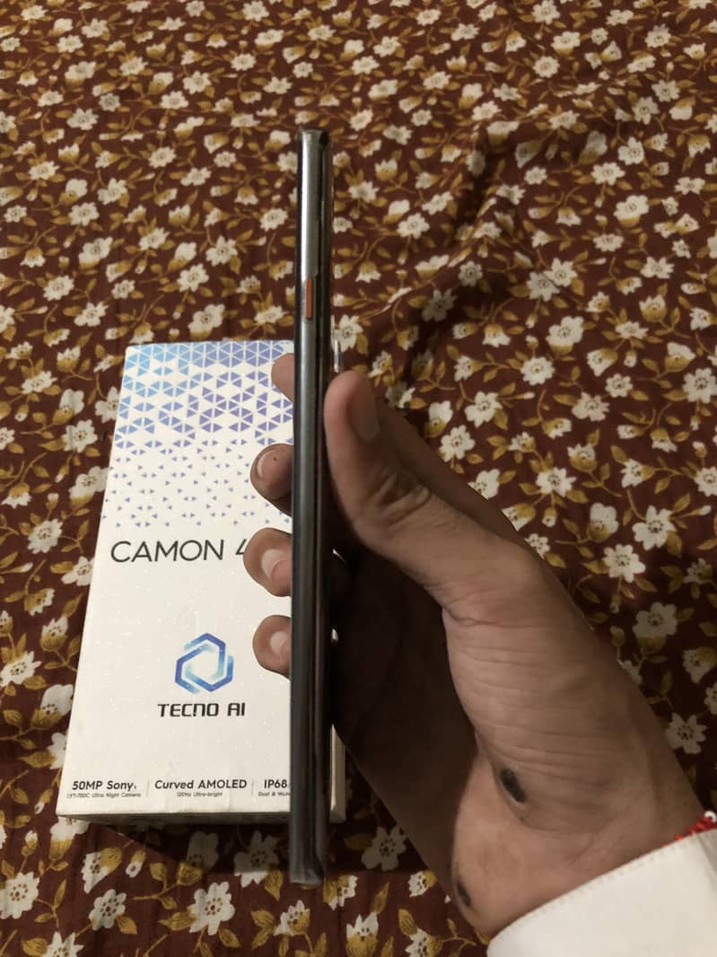 Tecno CAMON 40 Pro 3