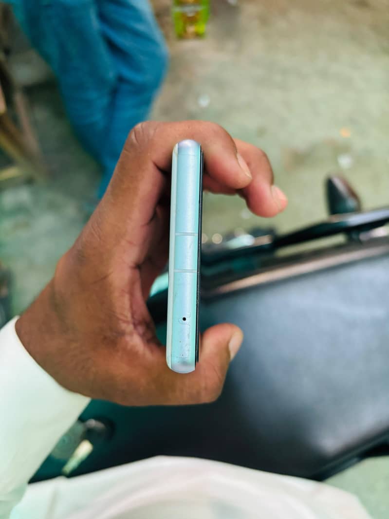 Google Pixel 7a 3