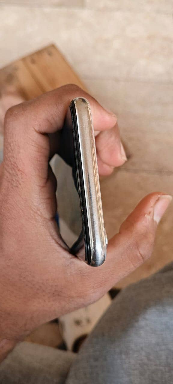Apple iPhone X 6