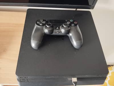 PS4 Slim 500GB – Excellent Condition – No Jailbreak
