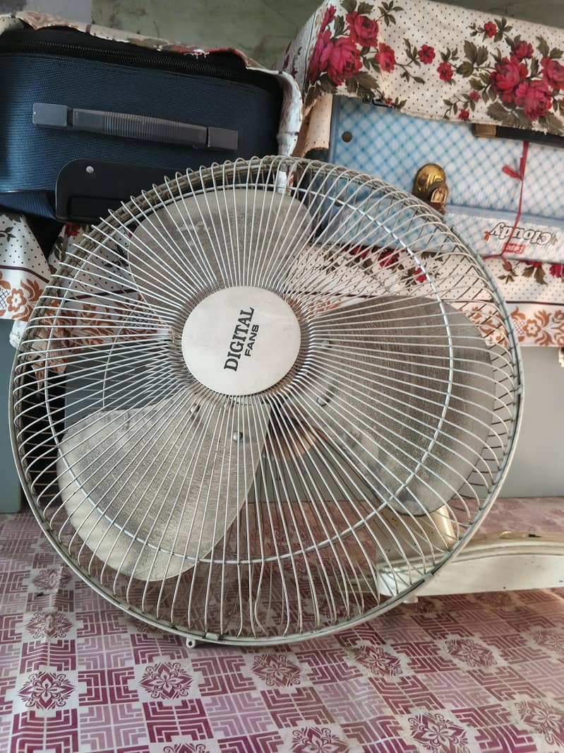 بریکٹ فین بالکل او کے ہے خوشاب سٹی میں 1