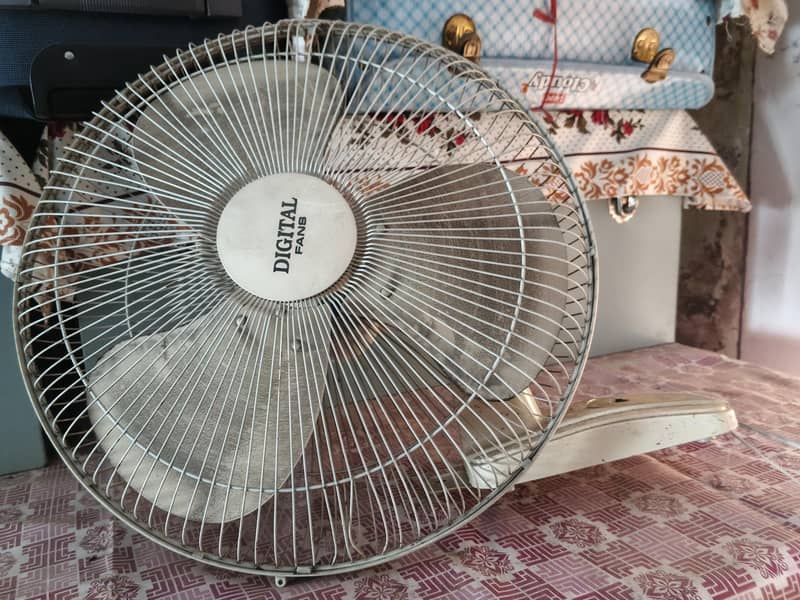 بریکٹ فین بالکل او کے ہے خوشاب سٹی میں 2