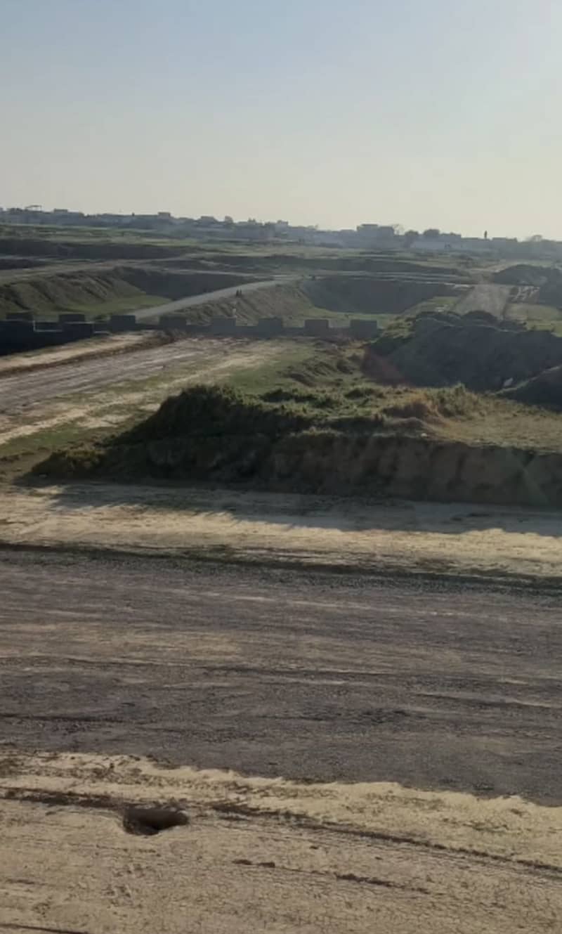 4.4 PARK FACE PLOT AVAILABLE ON E 12/4 SECTOR 0