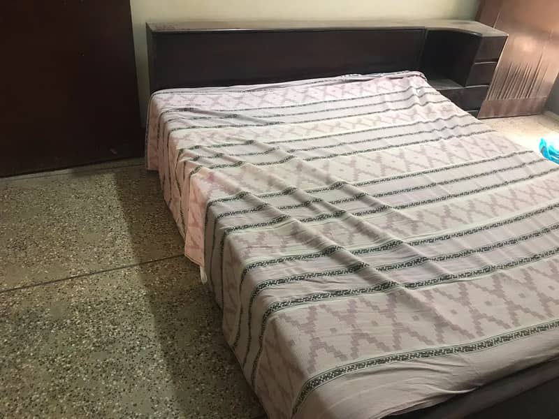 Queen size bed set & Sofa Set 0