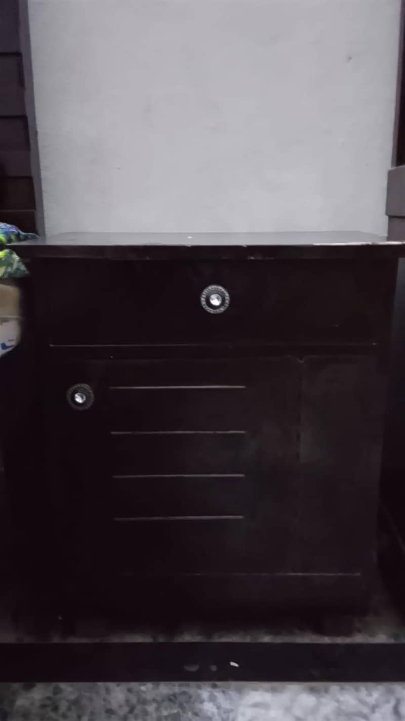 double bed | dressing table 2