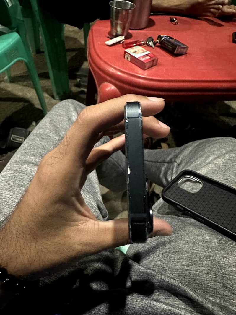 Apple iPhone 14 4