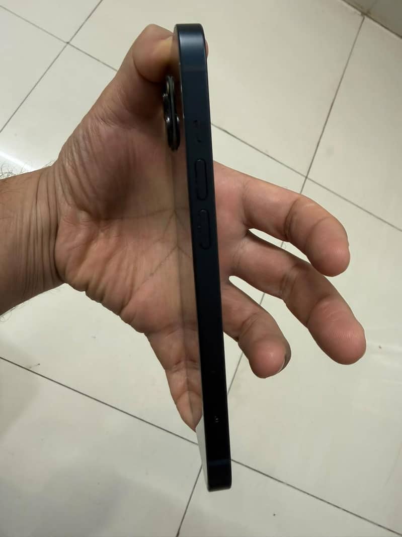 Apple iPhone 13 4