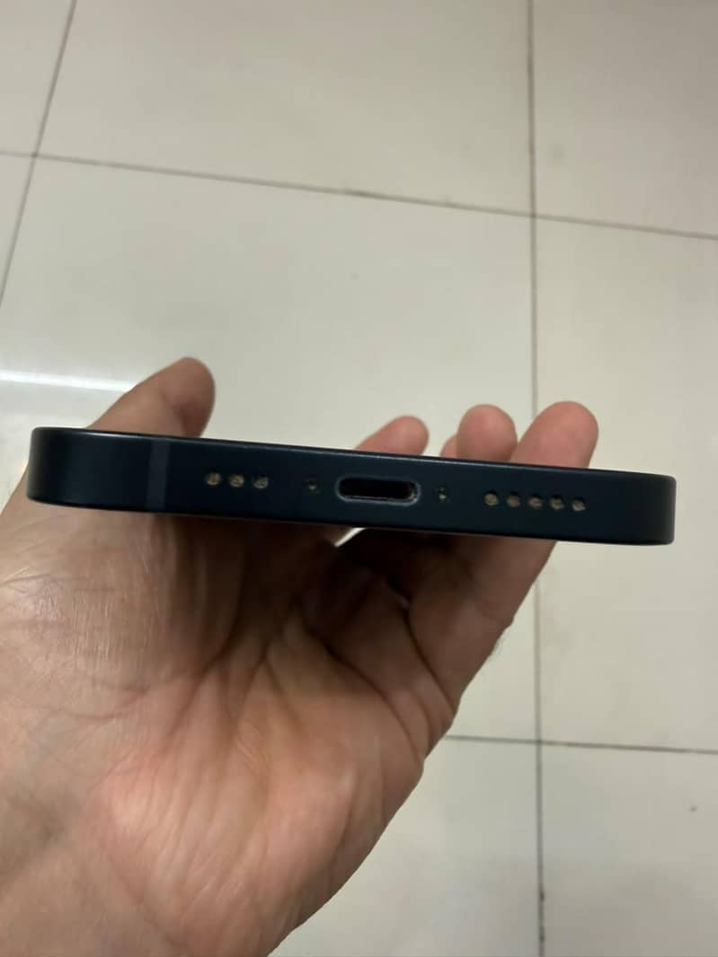 Apple iPhone 13 7