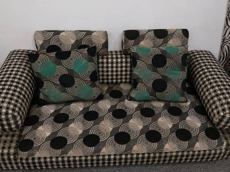 Full 7 seater sofa set with coffee table 3