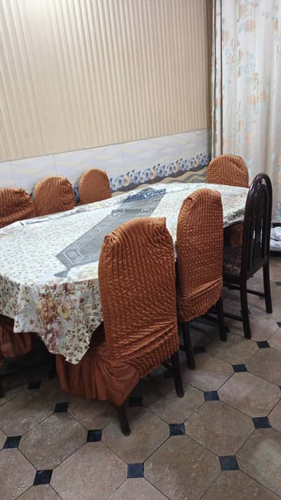 Dining tabale