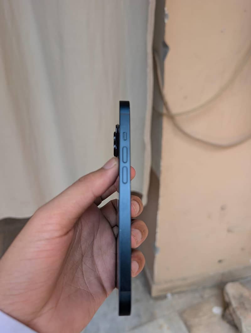 Apple iPhone 14 4