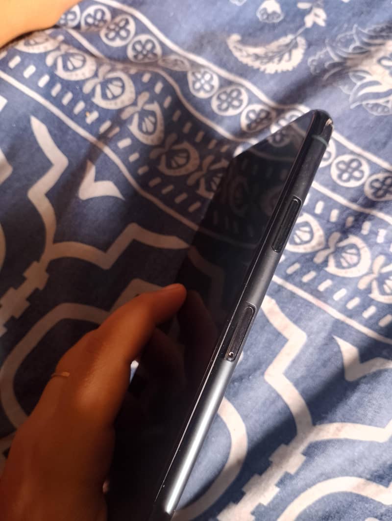 Apple iPhone 11 Pro Max 2
