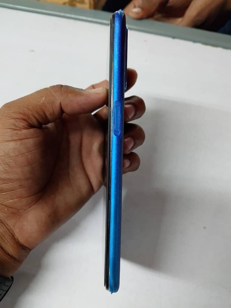 OPPO A54 4