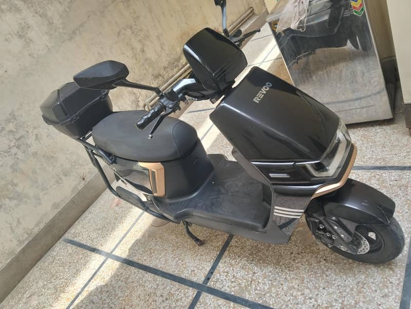 REVOO A12 2