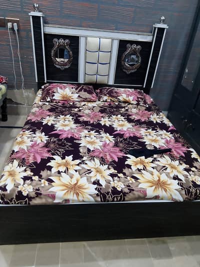 Bedroom set include wordrobe , bed and dressing without matters