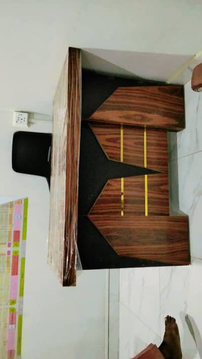 office chairs or table