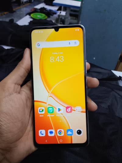 Vivo Y04 4 64  dubl sim pta total original box charging Sath hai