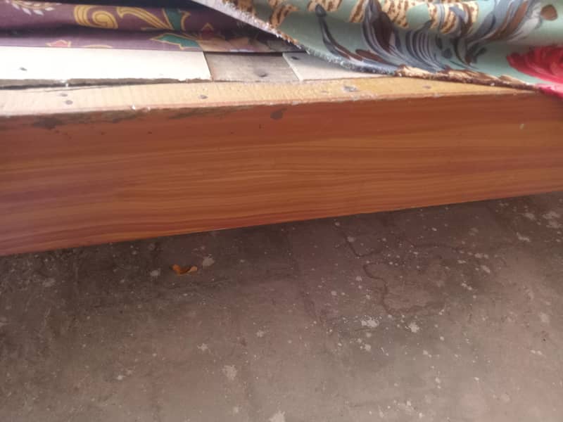 bed available good condition 6