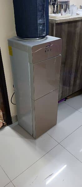 Homage Water dispenser