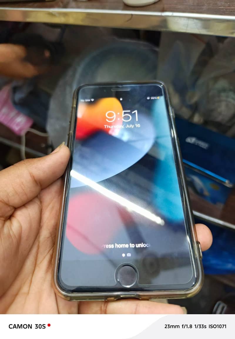 Apple iPhone 7 Plus 0