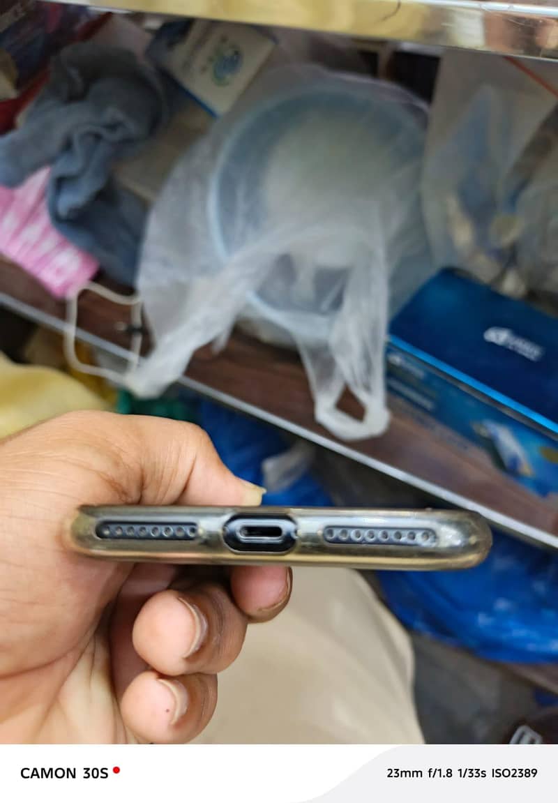 Apple iPhone 7 Plus 3