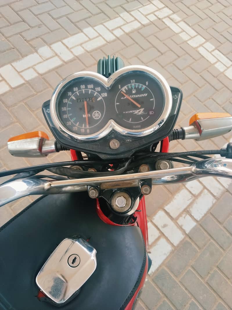 Yamaha Junoon 4