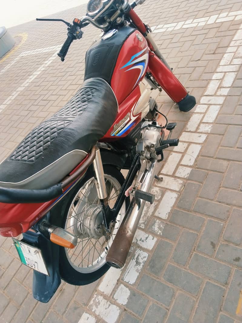 Yamaha Junoon 7