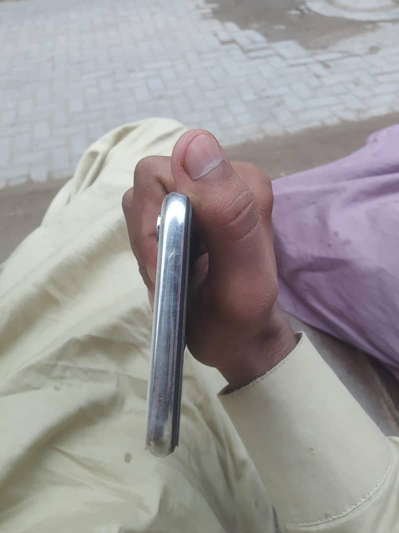 Apple iPhone X 3
