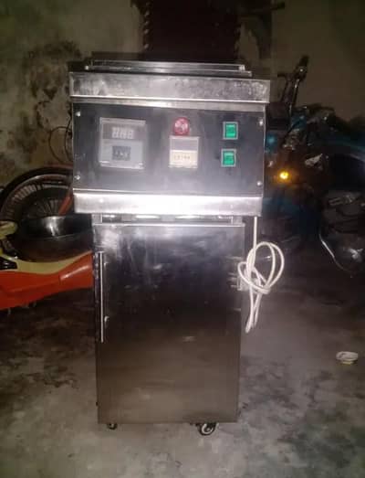 Commercial Electric Deep Fryer 16 Liter (Like New)