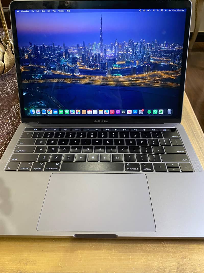 MacBook Pro 0