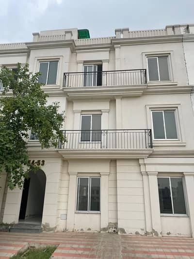 Find Your Ideal Near to Park Flat In Lahore Under Rs. 35000