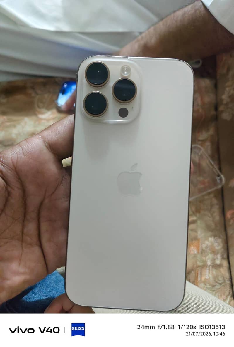 Apple iPhone 16 Pro Max 0