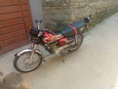 hunda 125 3pal sman 3 fuel tank 2pal salnacer saaf bike