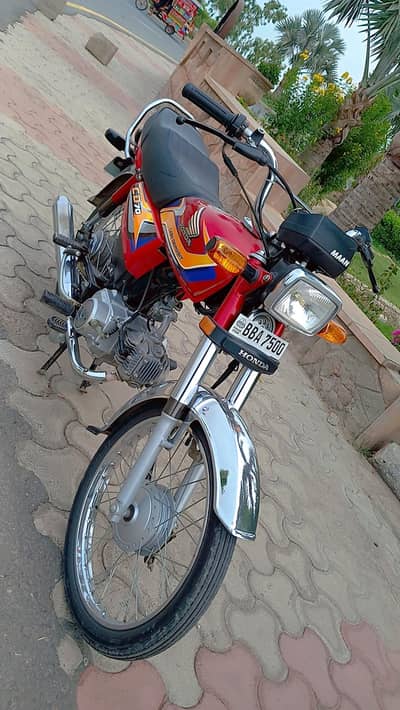 Honda CD 70 2025
