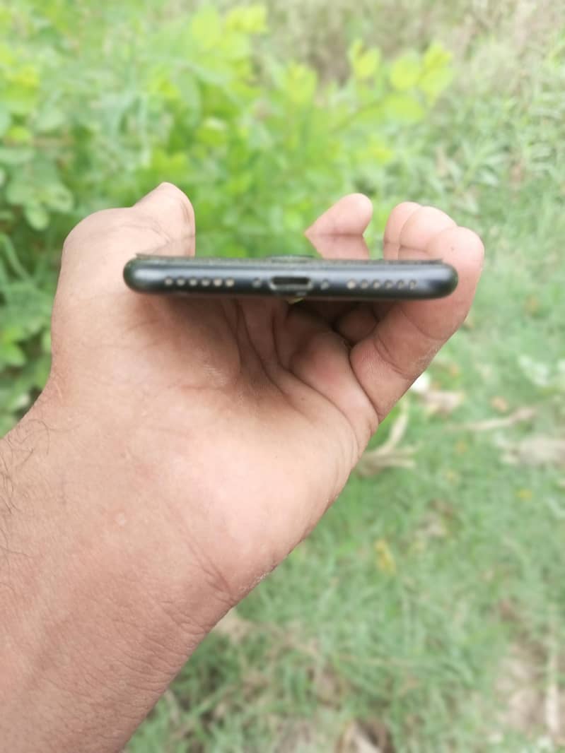 Apple iPhone 7 4