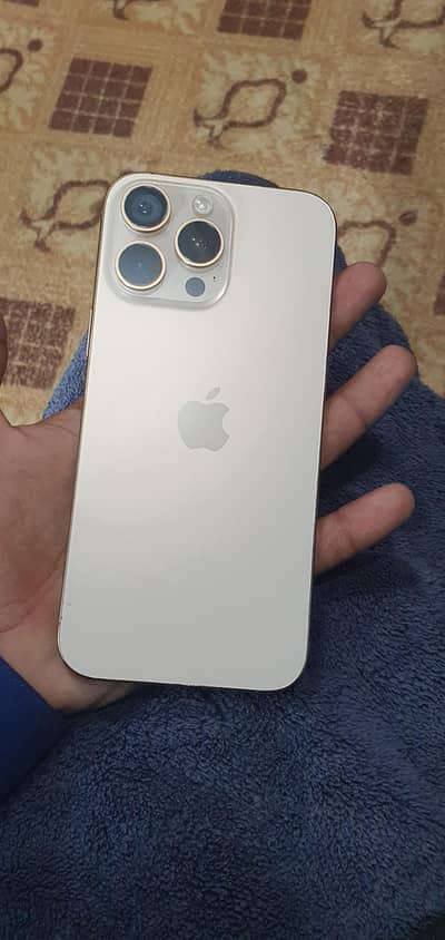 Apple iPhone 16 Pro Max
