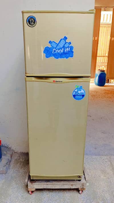 dawlance fridge medium size bilkul okay argent for sale