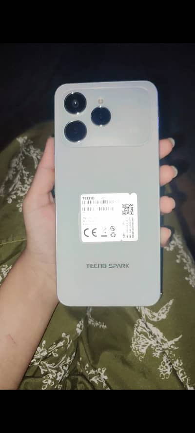 Tecno spark 40 128gb