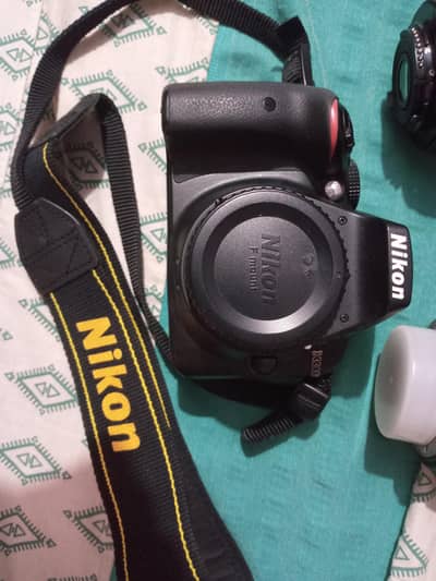 Nikon D33 dslr Fresh peice (4000 shutter count)