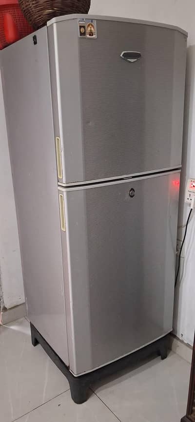 neet cleen fridge everything is good  call:0321 7800267