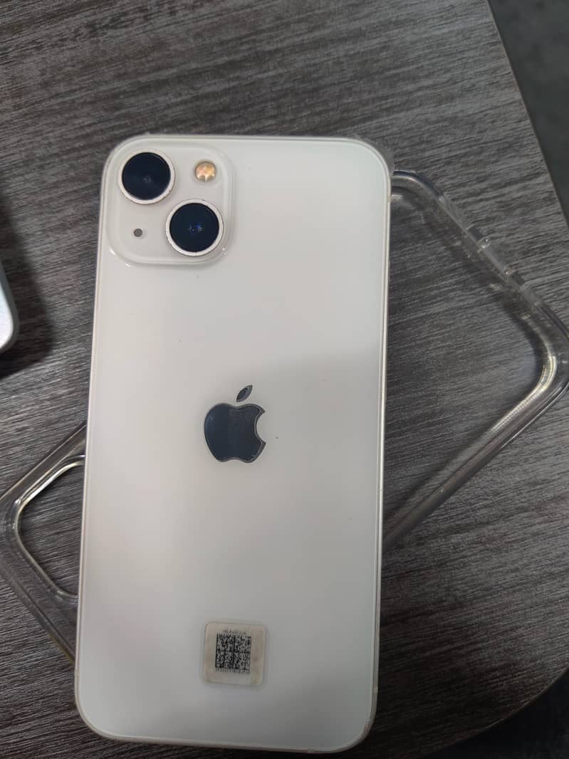Apple iPhone 13 4