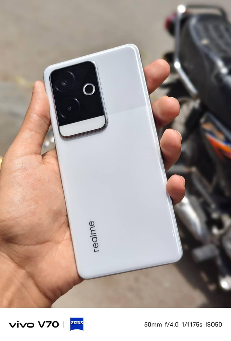 realme gt 6 10/10 4 month sim time 0