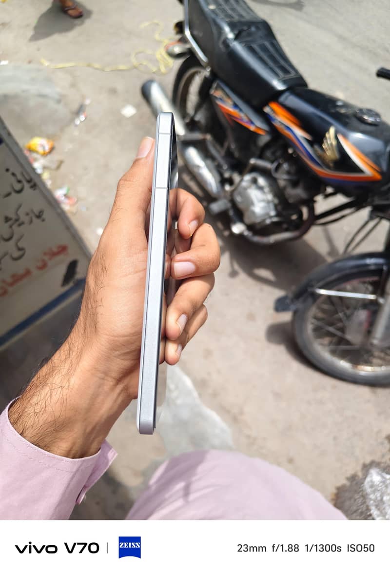 realme gt 6 10/10 4 month sim time 2