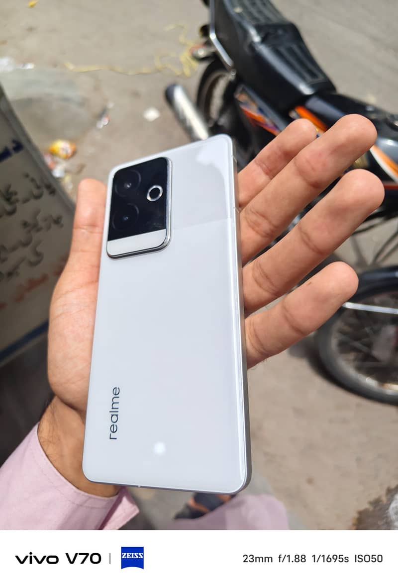 realme gt 6 10/10 4 month sim time 4