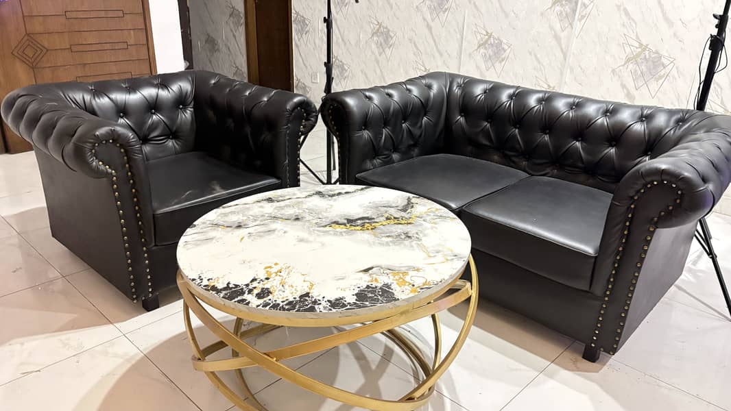 3-seater sofa + Round Table 1