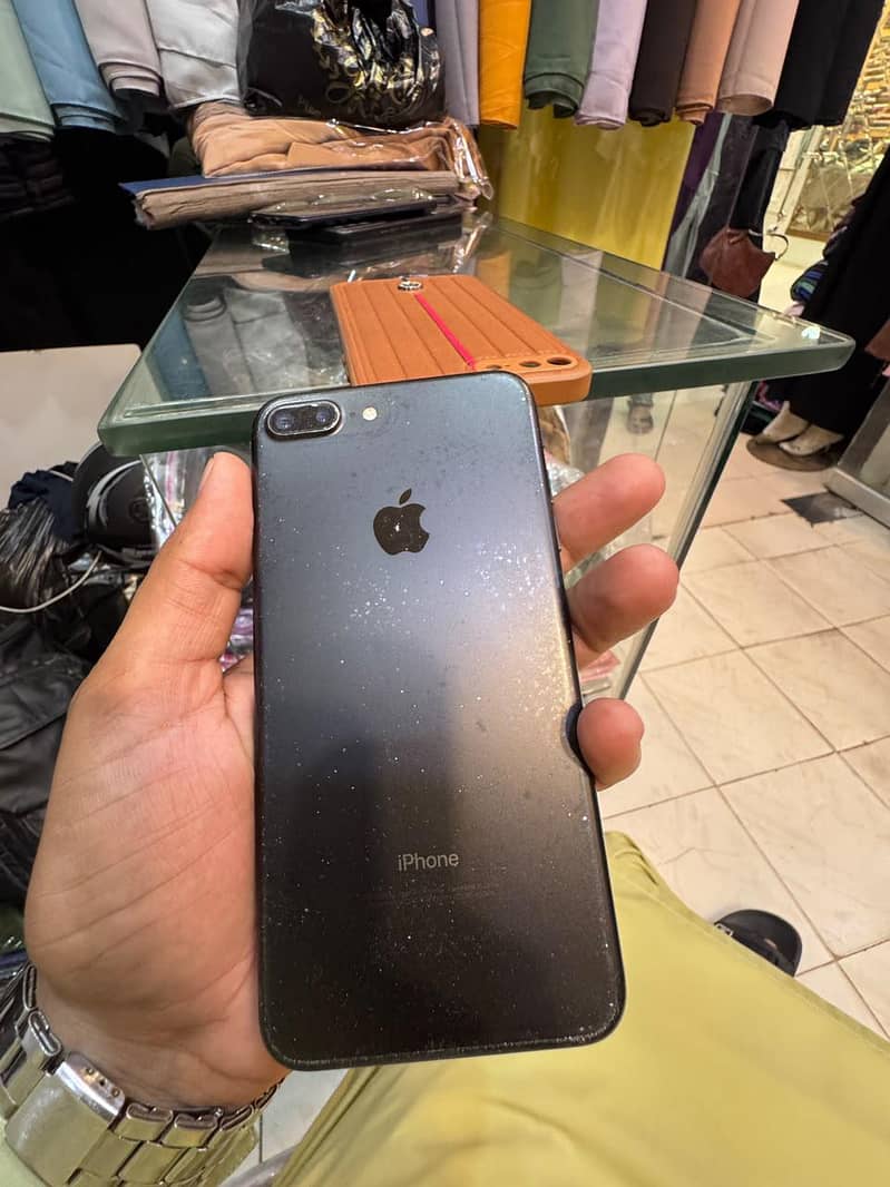 Apple iPhone 7 Plus 2