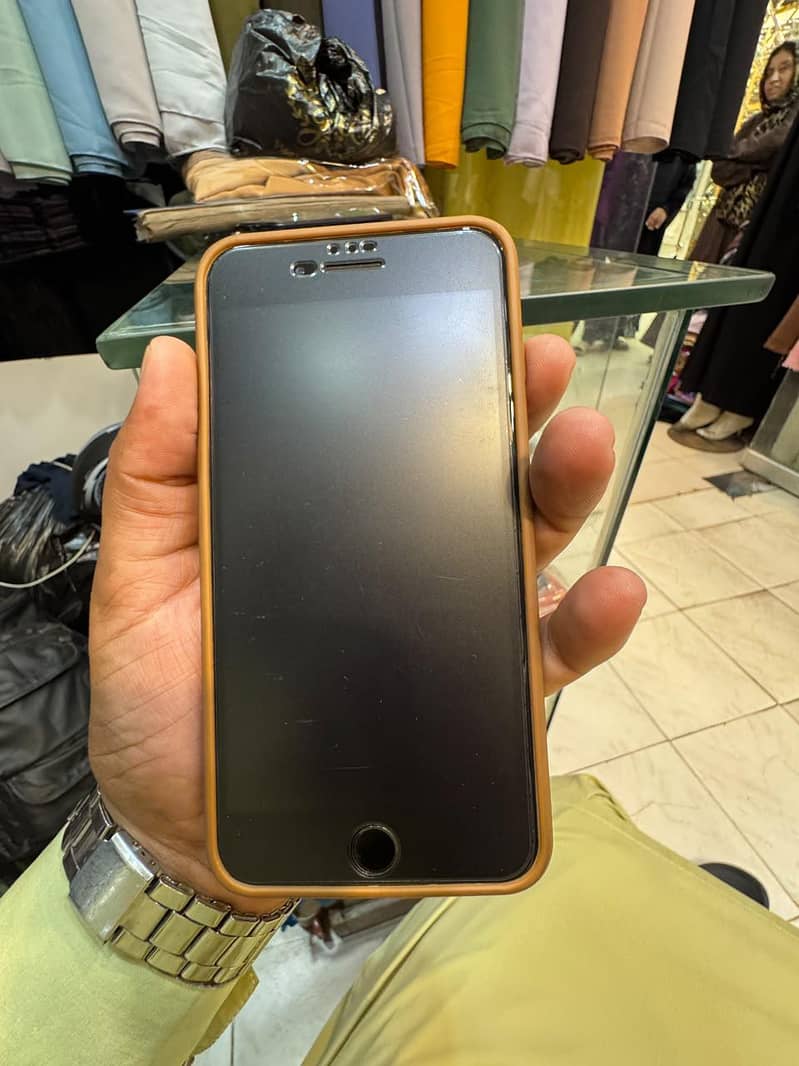 Apple iPhone 7 Plus 5