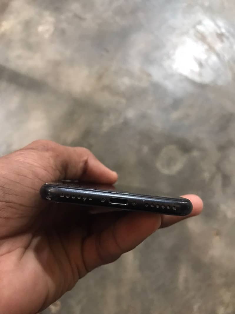iPhone 3