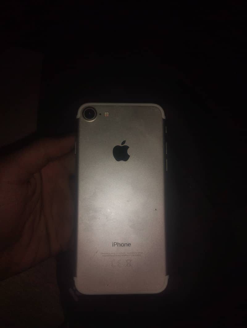 Apple iPhone 7 0